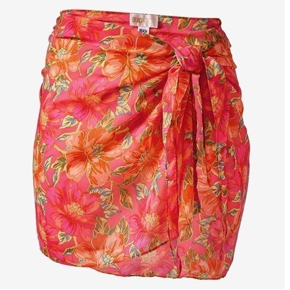 Beach Riot Melanie Sarong in Miami Peony One Size - Picture 2 of 7